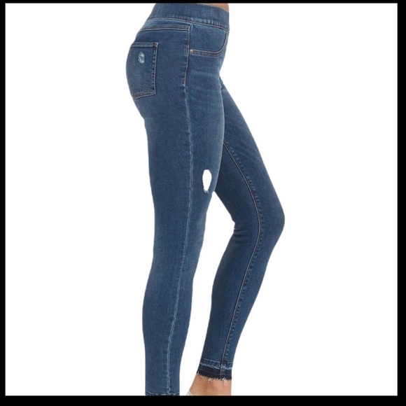 NWT’S SPANX Distressed Ankle Skinny Jeans, Medium Wash SZ Large - Picture 6 of 6